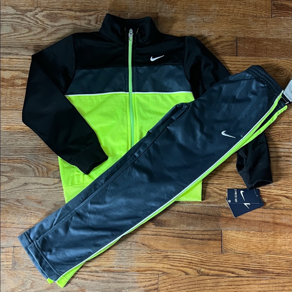 Nike Black and Bright Green Athletic Set